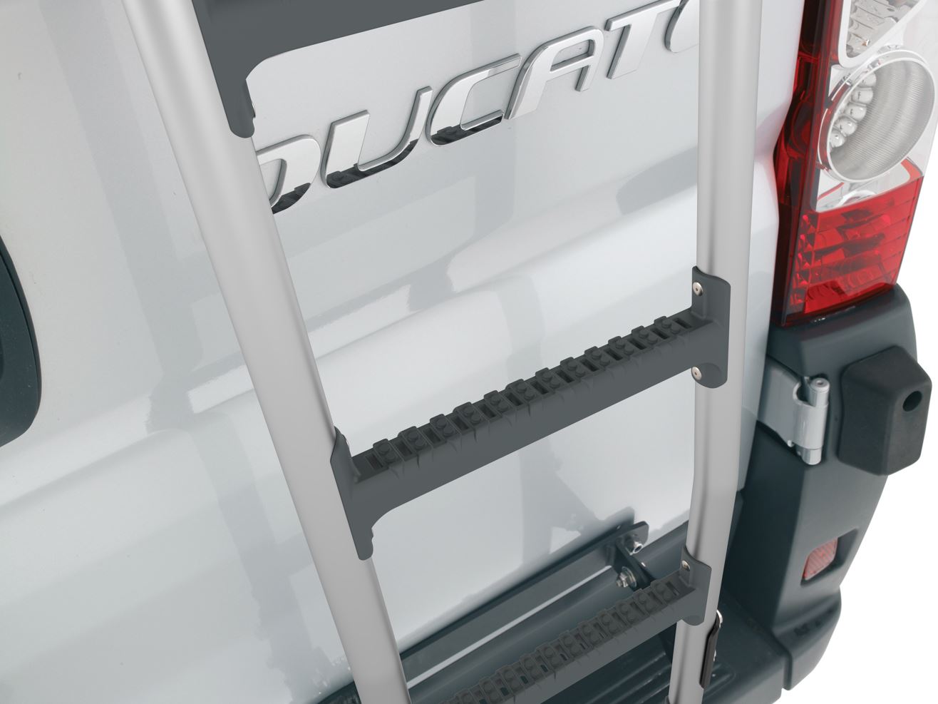 Hecktürleiter aus Aluminium Iveco Daily 2014+ | Rhino