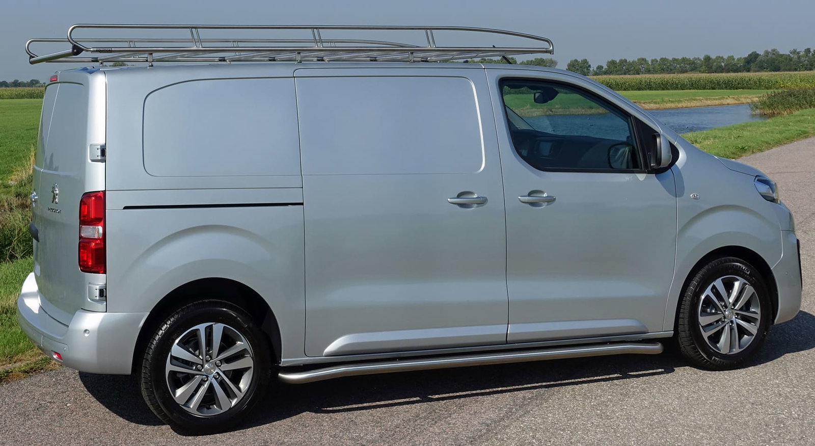 Equinox Sidebars Citroen ë-Jumpy 2020+