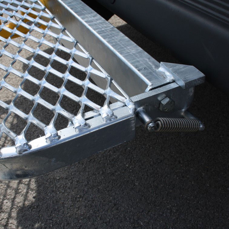 Marchepied arrière relevable pour Peugeot Boxer 2006+