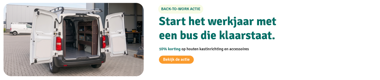 Bus met betimmering en houten kastinrichting